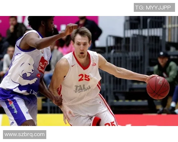 凤凰重生与科罗拉多的激烈对决展现篮球魅力与团队精神的巅峰之战